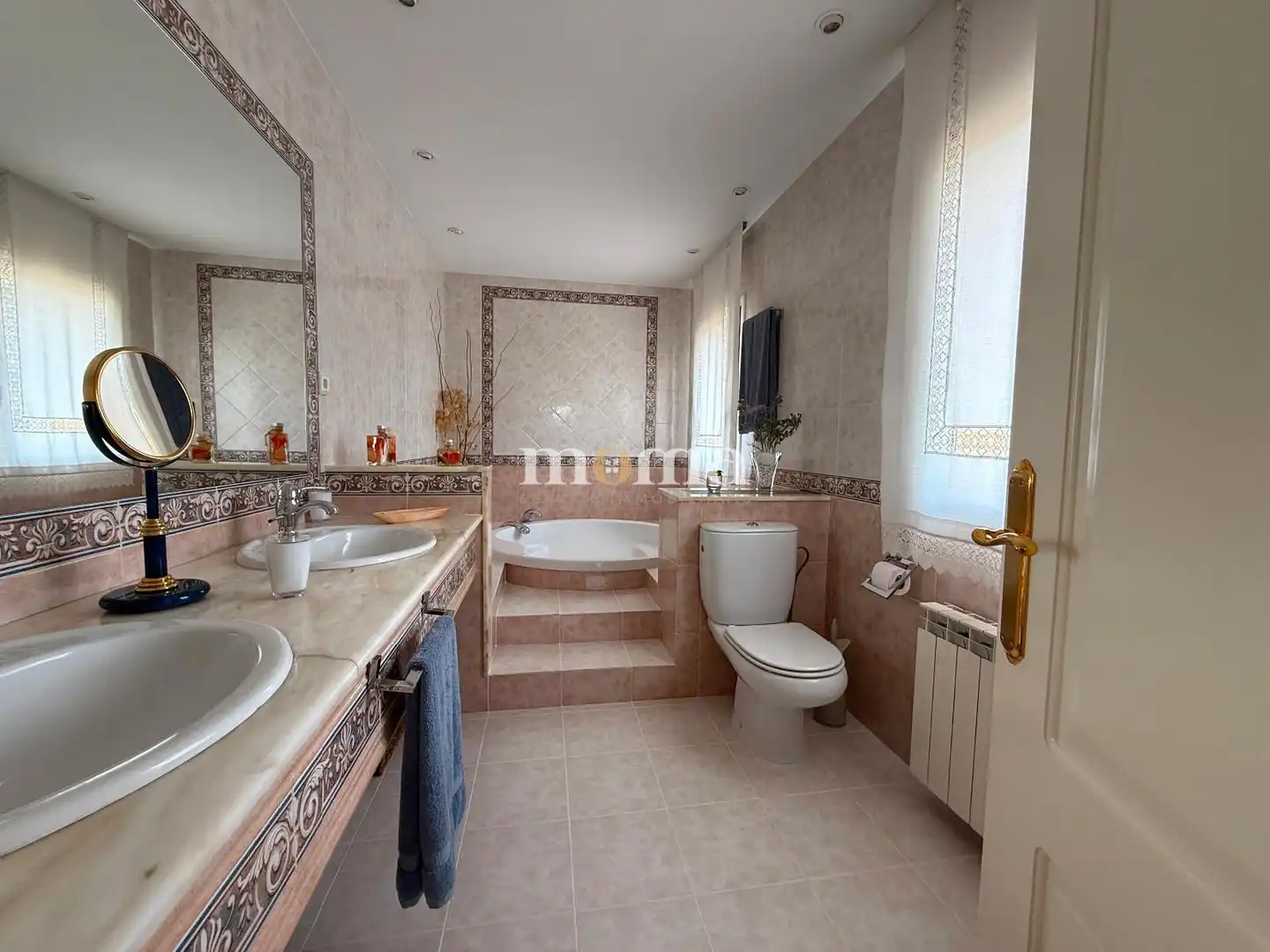 Bany de Casa o xalet en venda en Montornès del Vallès amb Aire condicionat, Calefacció i Jardí privat