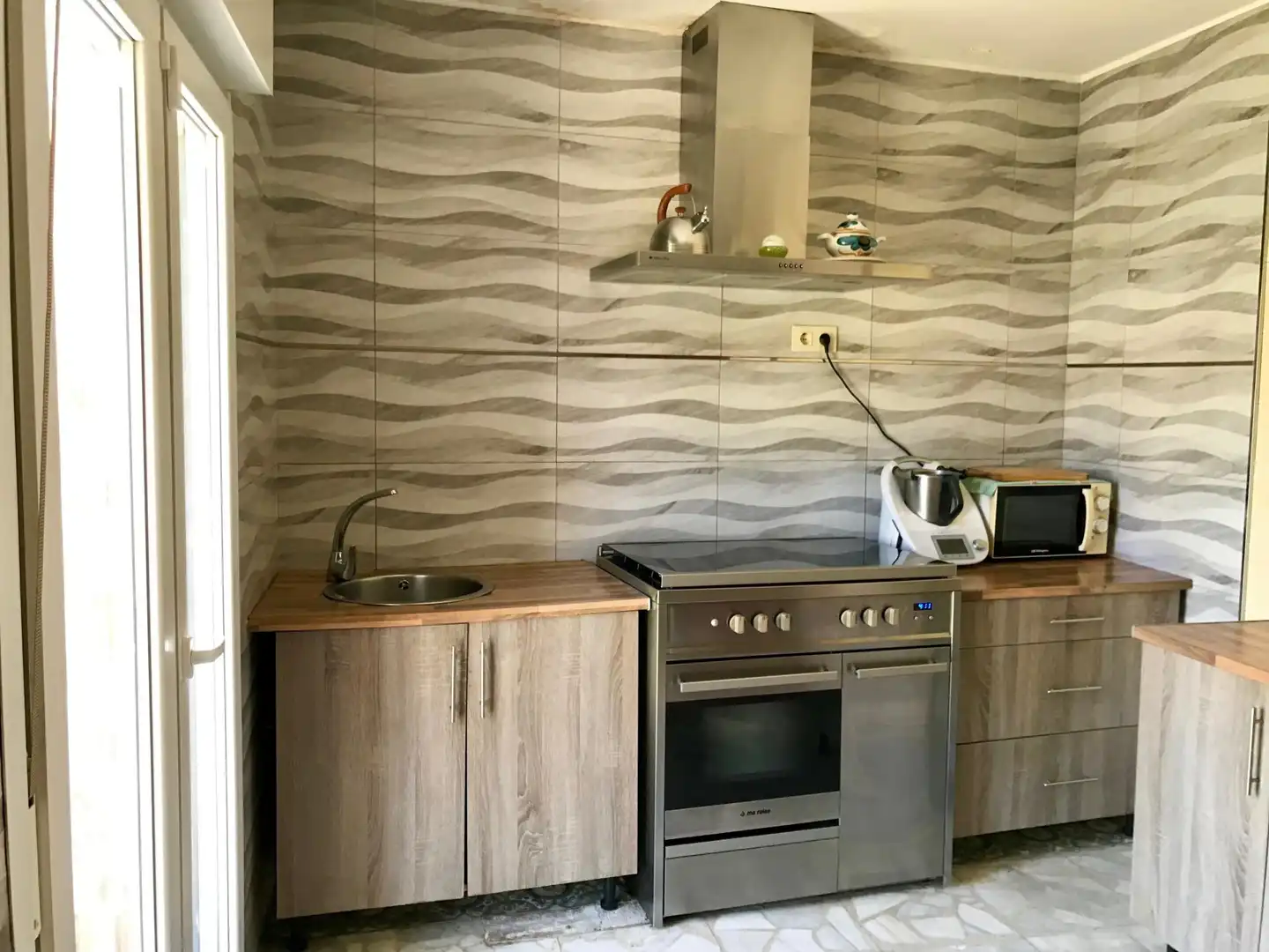 Cuina de Casa o xalet en venda en Porto do Son amb Calefacció, Terrassa i Balcó