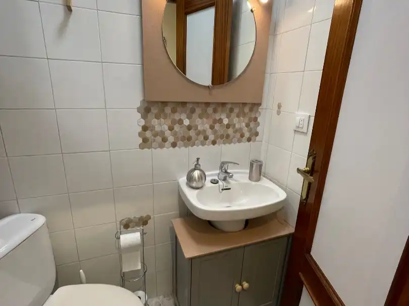 Baño de Piso de alquiler en Cuenca con Calefacción, Parquet y Terraza