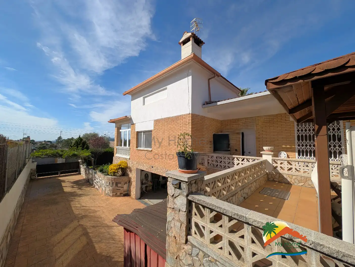 Vista exterior de Casa o xalet en venda en Lloret de Mar amb Calefacció, Jardí privat i Terrassa