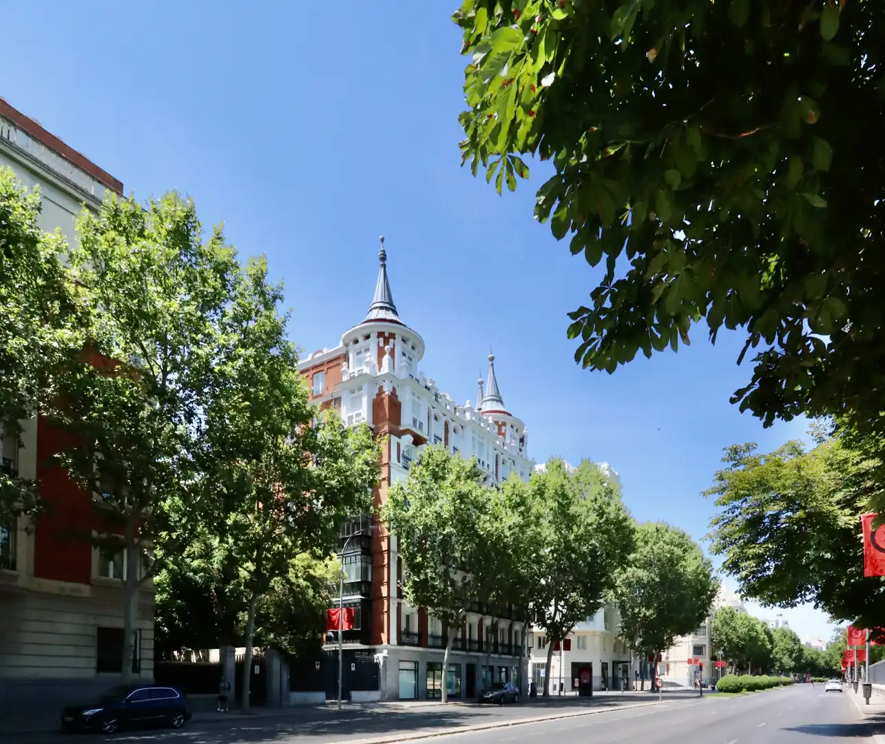 Vista exterior de Àtic en venda en Madrid amb Aire condicionat, Calefacció i Jardí privat