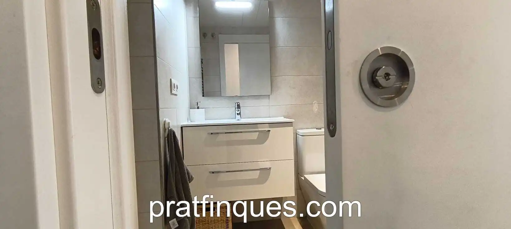 Badezimmer von Wohnung zum Verkauf in L'Hospitalet de Llobregat mit Klimaanlage, Heizung und Parkett