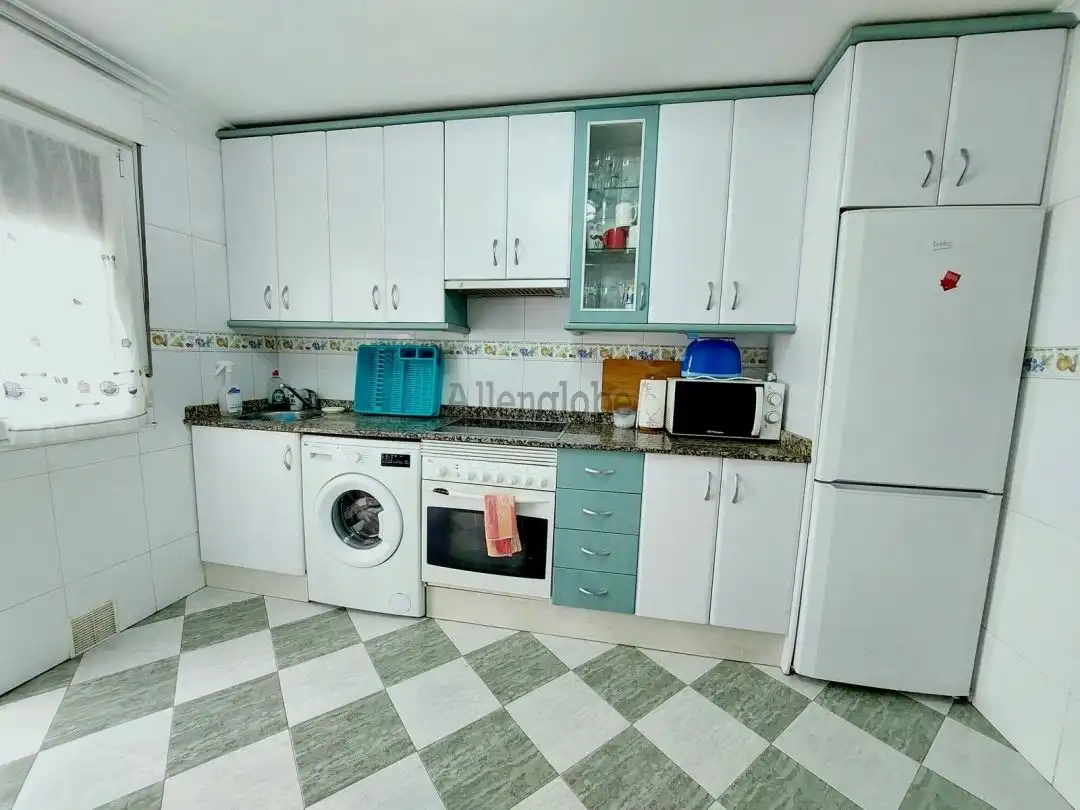 Kitchen of Flat for rent in Oviedo   with Heating and Terrace