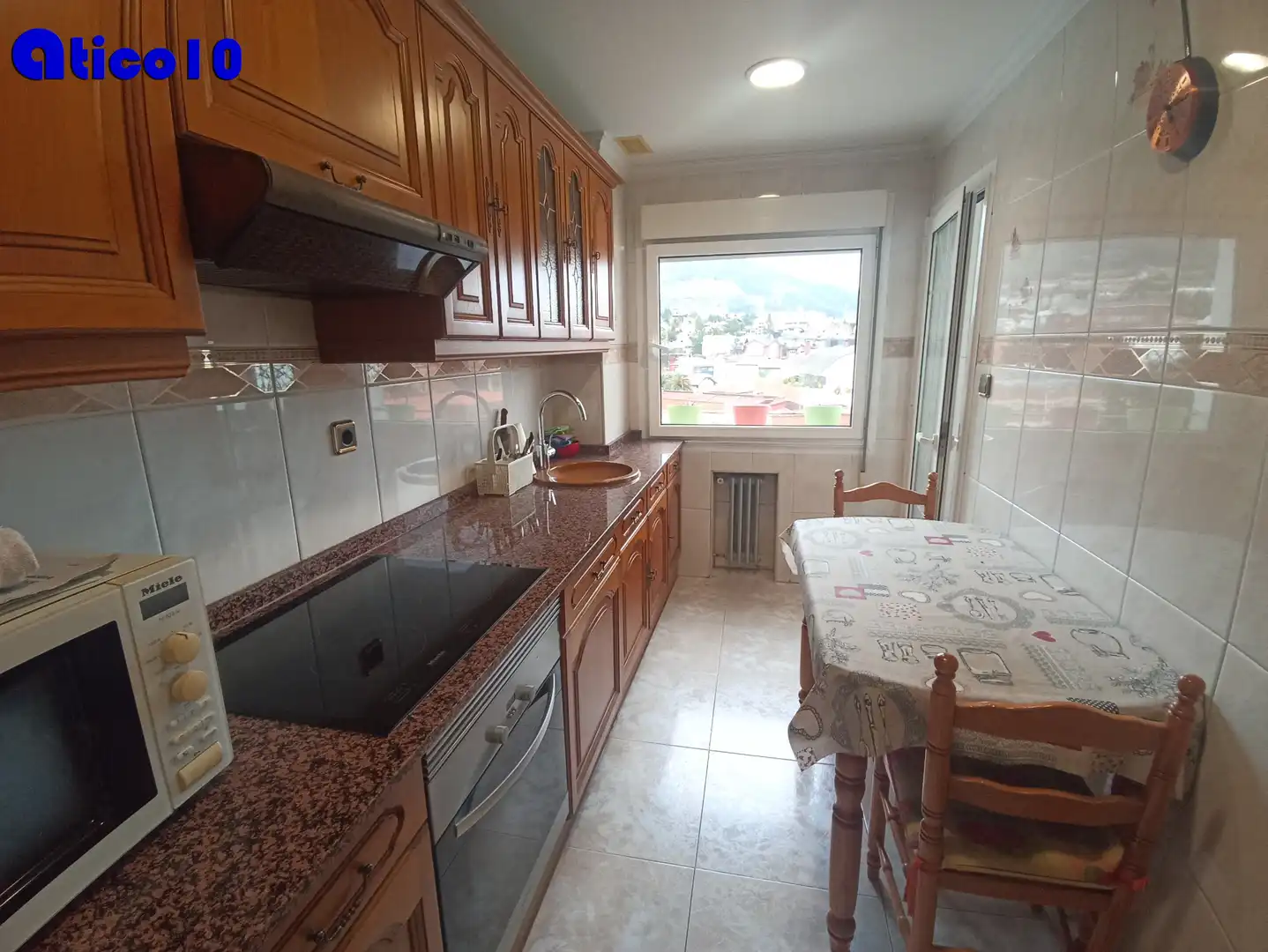 Cocina de Piso en venta en Oviedo  con Calefacción, Parquet y Terraza