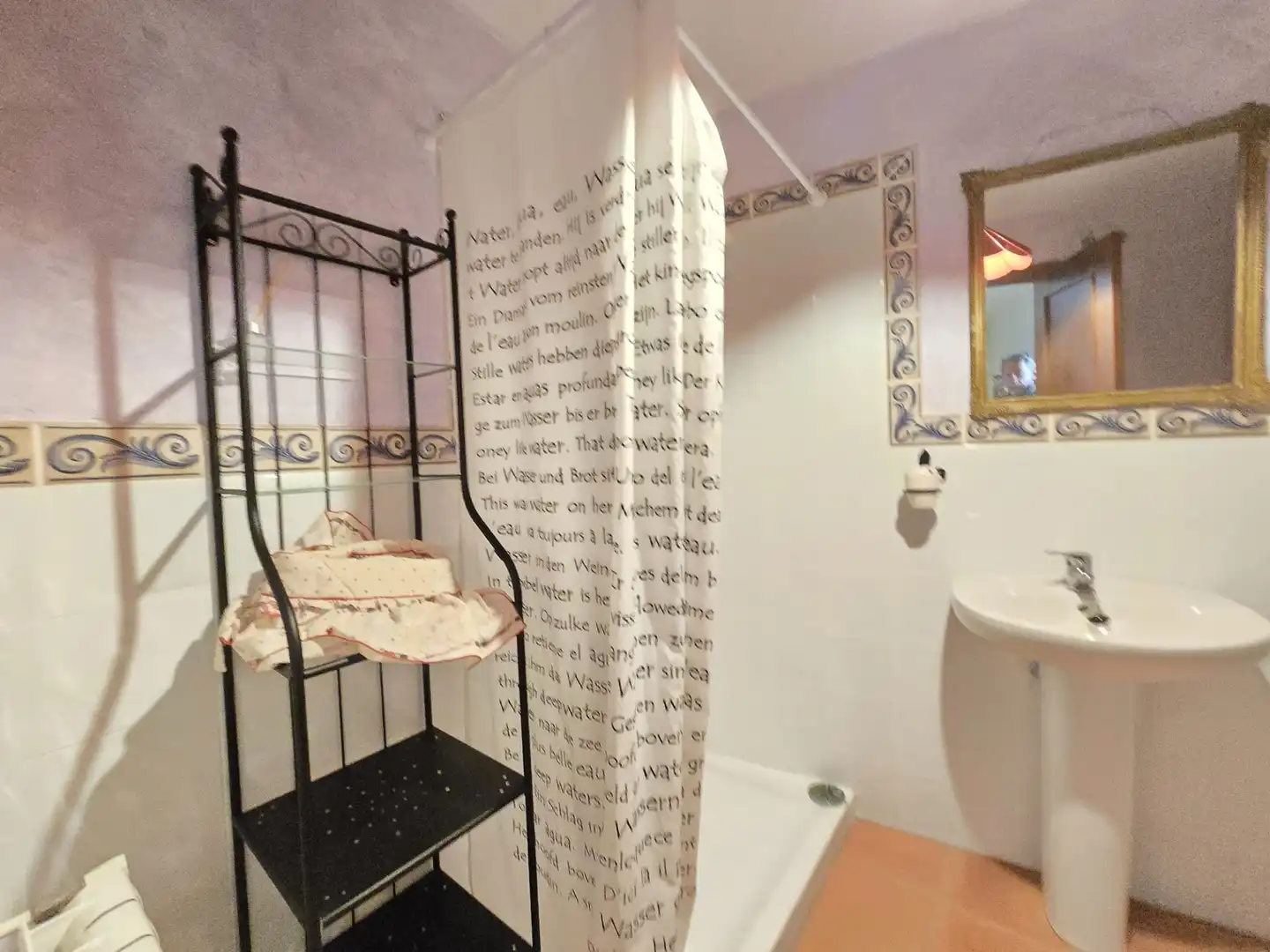 Baño de Casa adosada en venta en Olmeda de las Fuentes con Calefacción