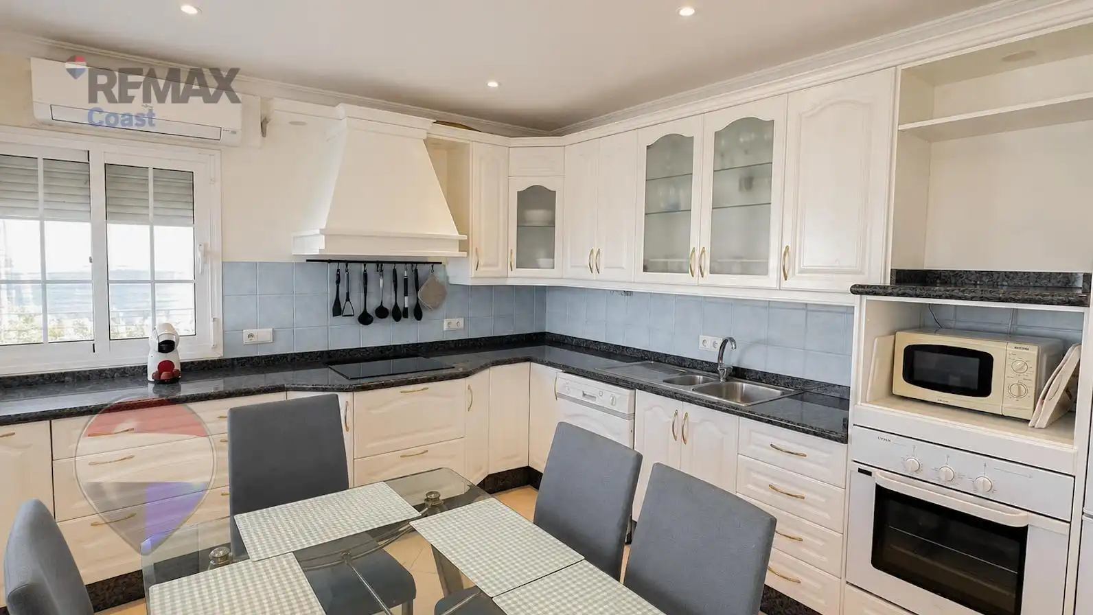 Cocina de Casa o chalet en venta en Mijas con Aire acondicionado, Jardín privado y Terraza