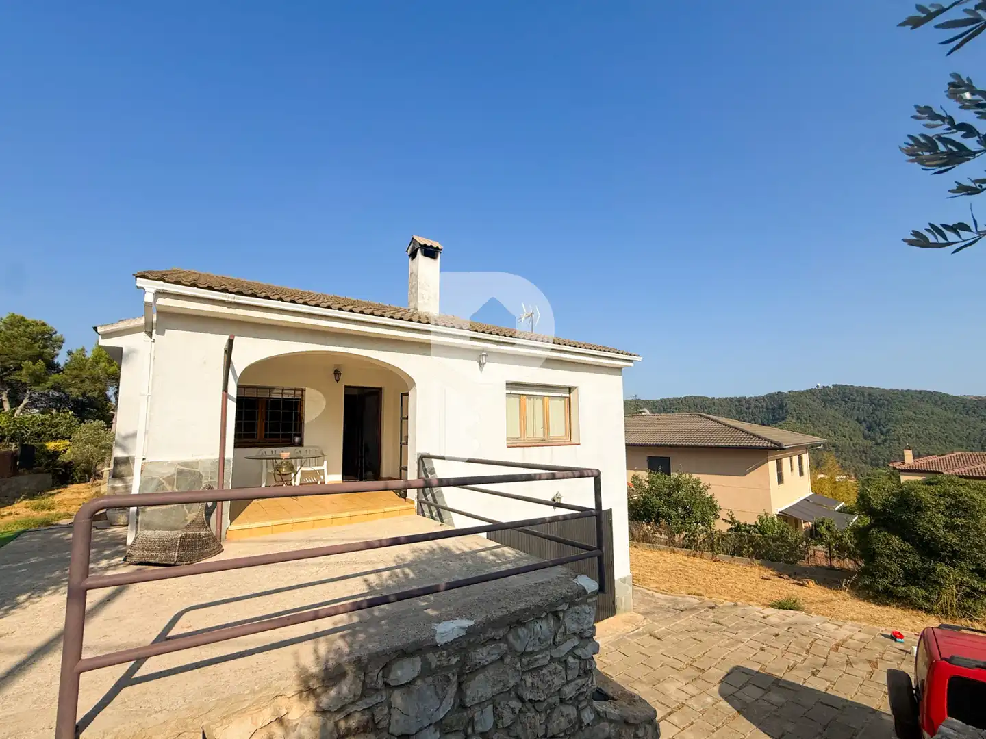 Vista exterior de Casa o xalet en venda en Vallirana amb Aire condicionat, Calefacció i Jardí privat