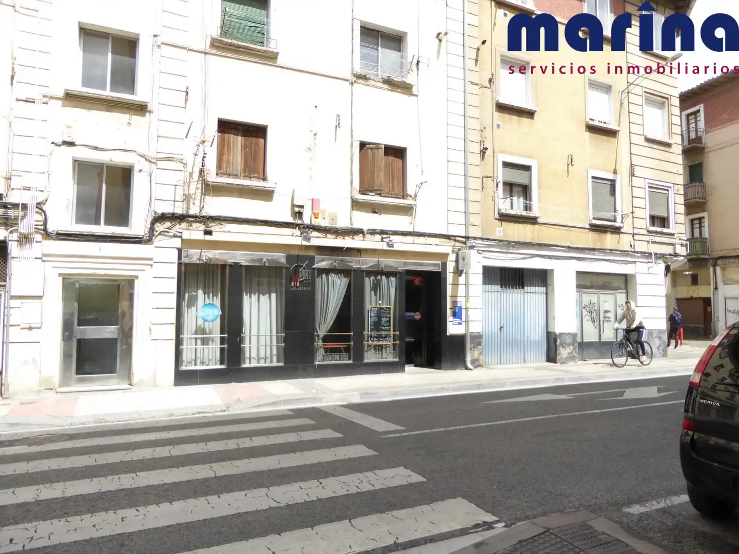 Vista exterior de Local en venda en  Pamplona / Iruña amb Calefacció, Terrassa i Moblat