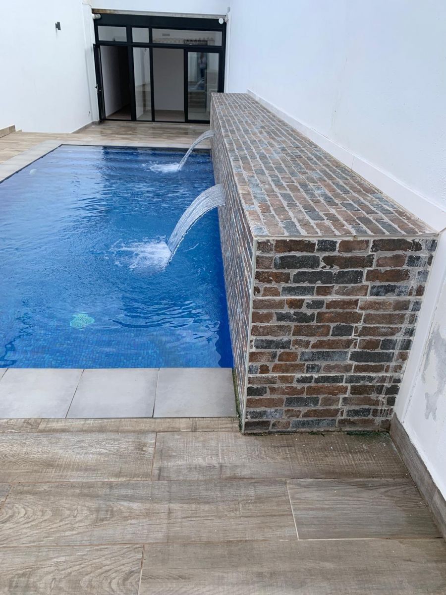Swimming pool of Planta baja for sale in Sabadell  with Air Conditioner, Heating and Terrace