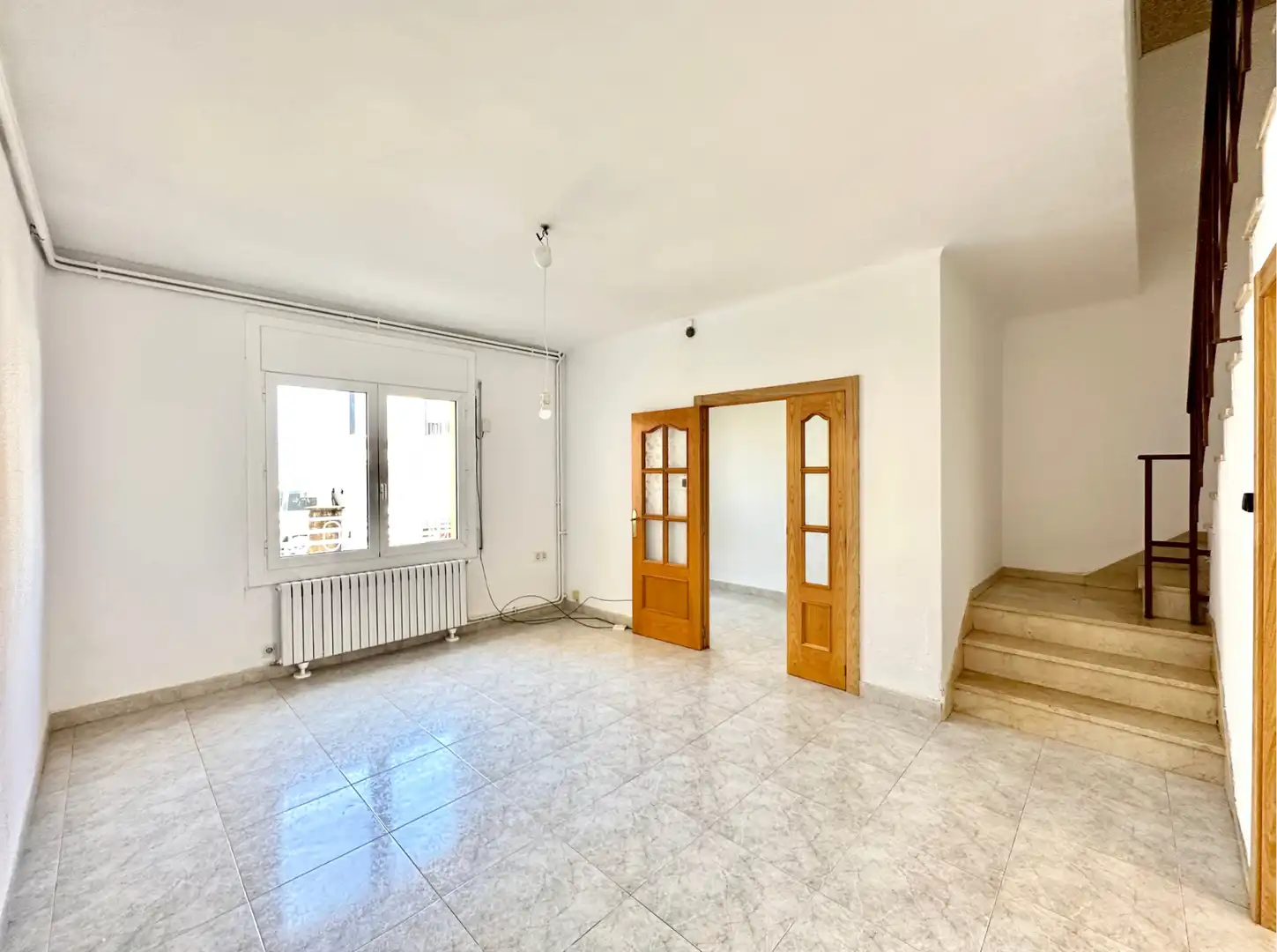 Sala d'estar de Casa o xalet en venda en Torelló amb Calefacció, Terrassa i Traster