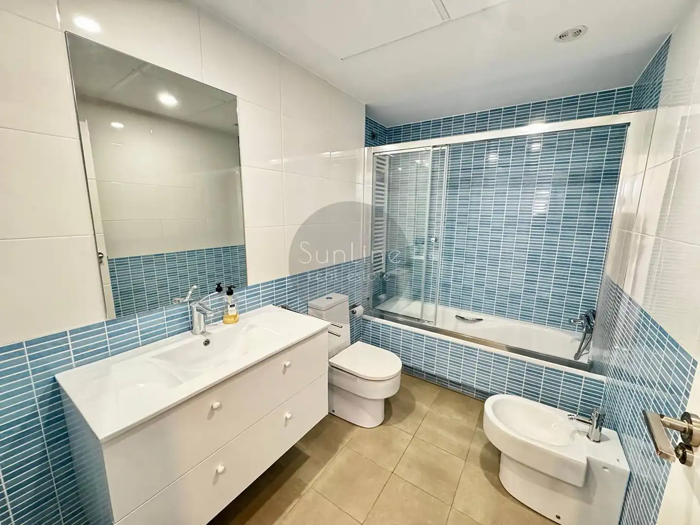 Badezimmer von Wohnung zur Miete in Valencia mit Klimaanlage, Abstellraum und Haustiere erlaubt