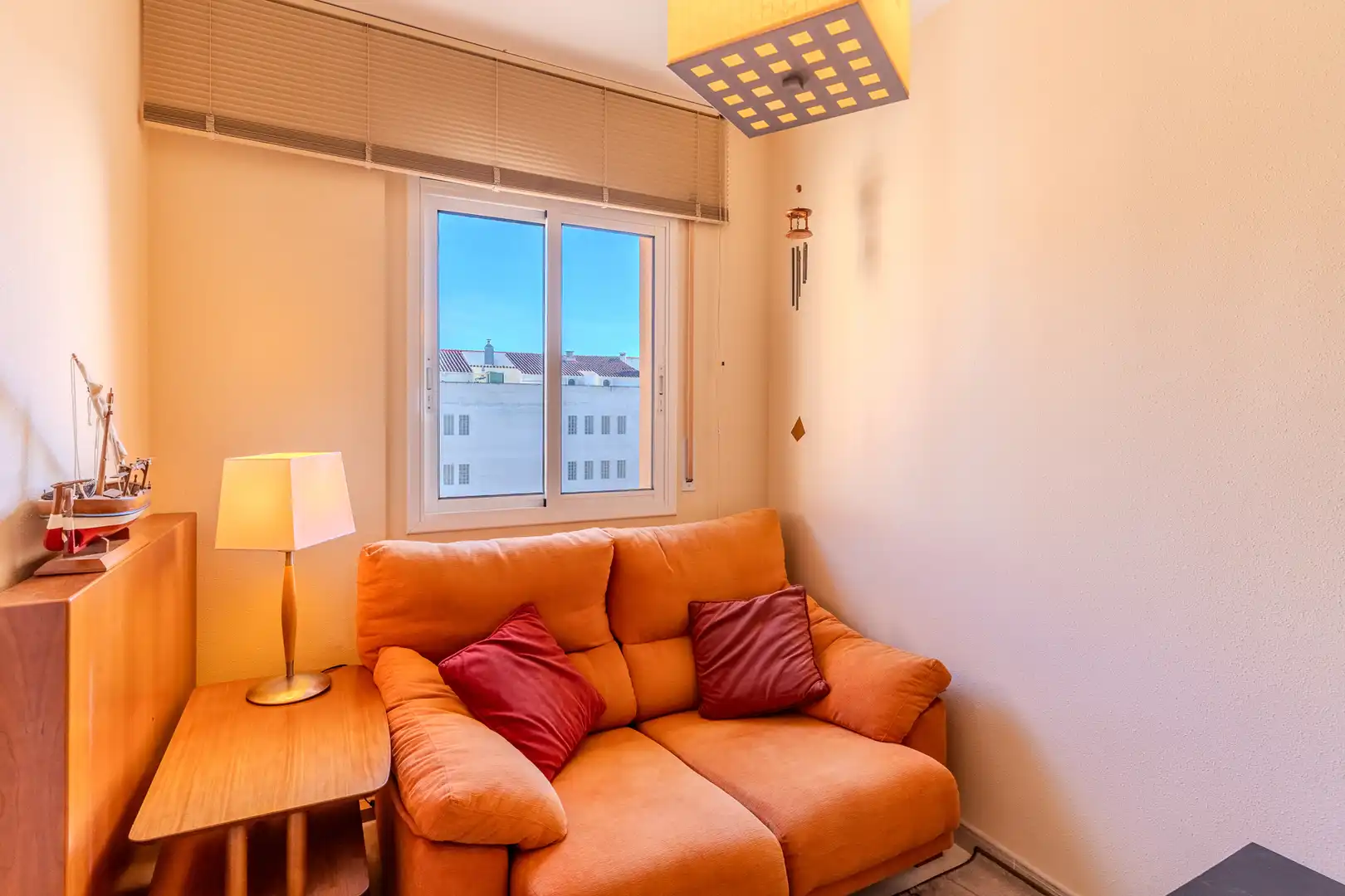 Sala de estar de Dúplex en venta en L'Ampolla con Aire acondicionado, Calefacción y Terraza