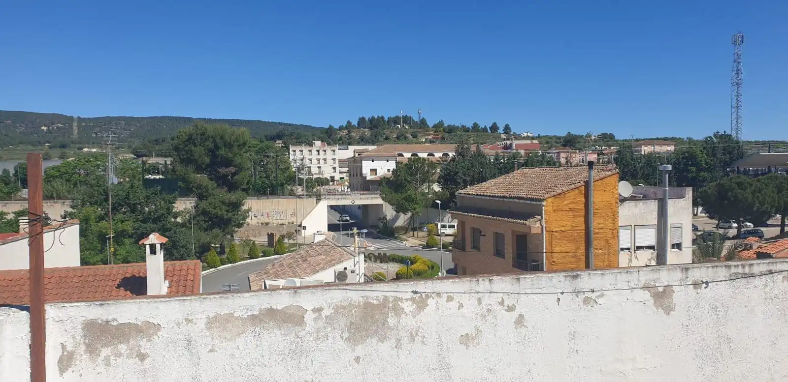 Exterior view of Houses for sale in Mogente / Moixent  with Air Conditioner, Terrace and Storage room