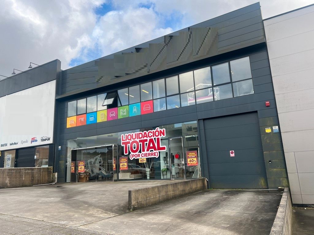 Nau industrial de lloguer en Santiago de Compostela  amb Calefacció