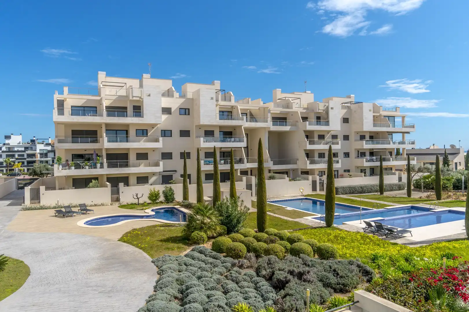 Vista exterior de Planta baixa en venda en Orihuela amb Aire condicionat, Jardí privat i Terrassa