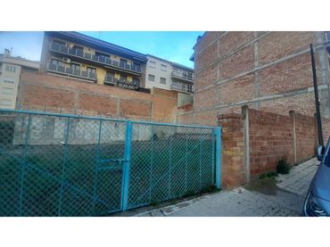 Terreno residencial en venta en Calle Anselm Clavé