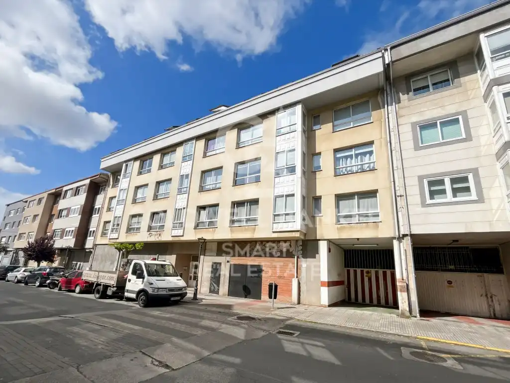 Vista exterior de Piso en venta en Cambre 
