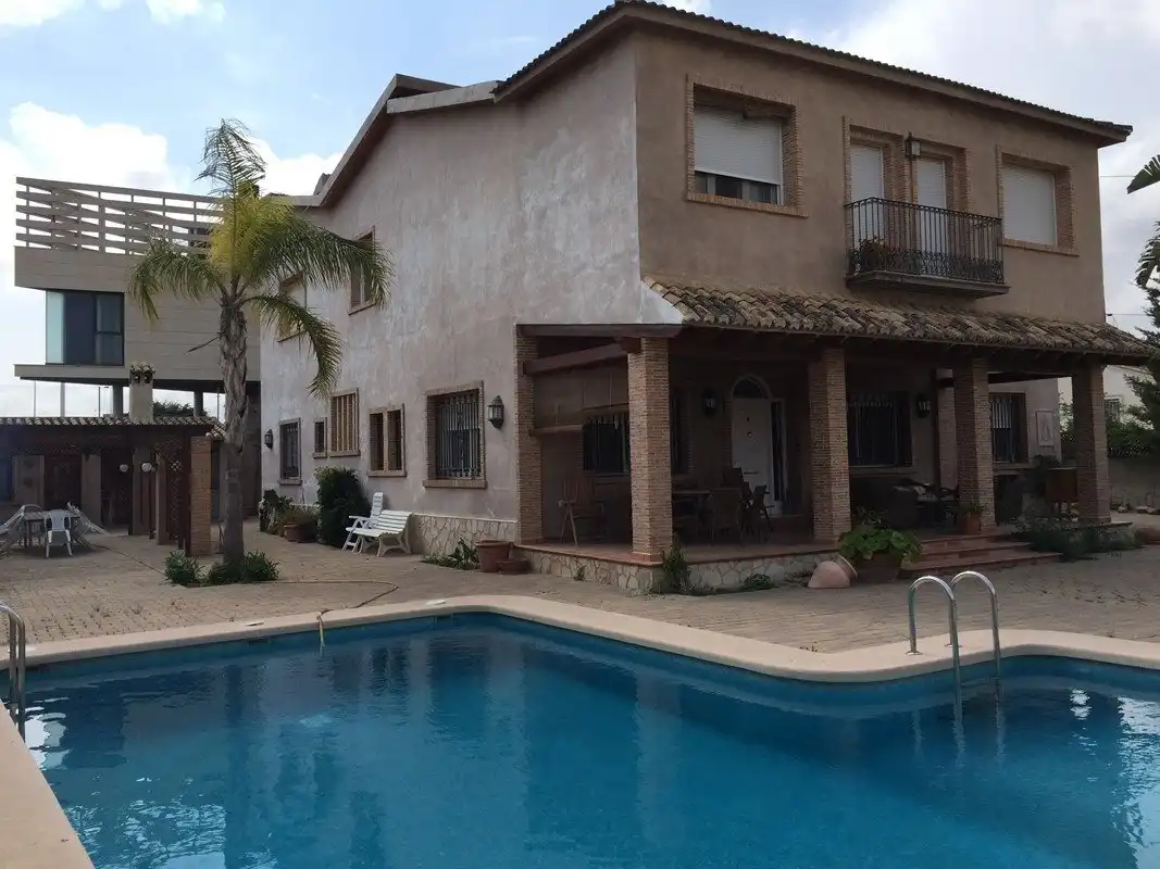 Piscina de Casa o xalet en venda en Elche / Elx amb Jardí privat, Terrassa i Piscina