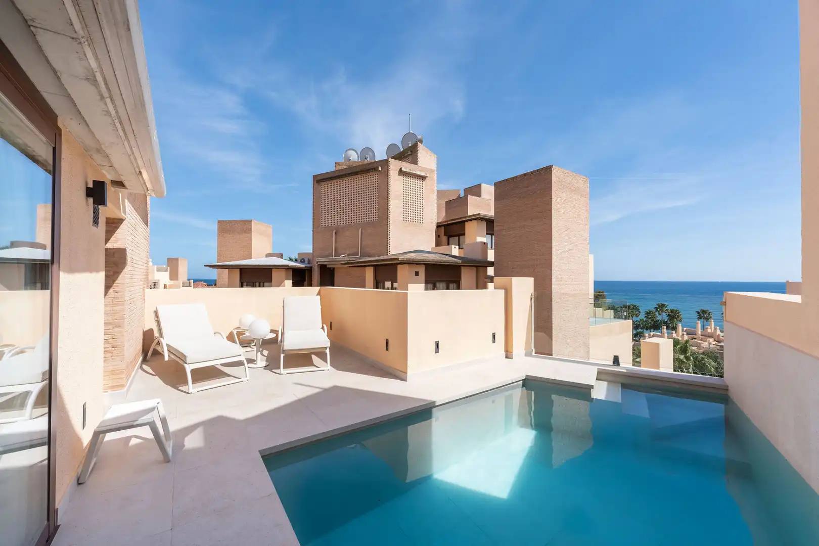 Ático con piscina en venta en Estepona Pueblo