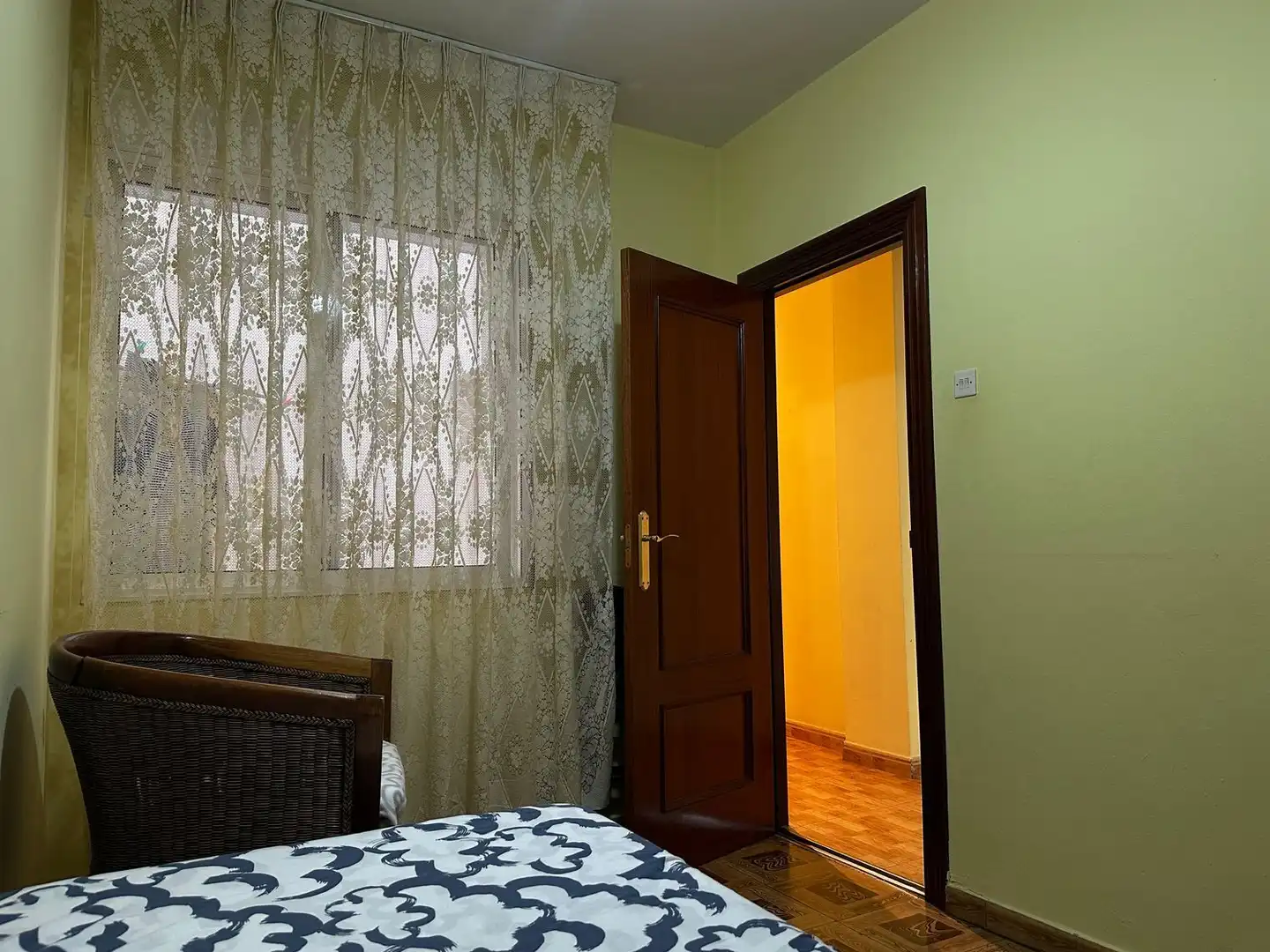 Habitación de Piso en venta en Gijón  con Calefacción, Terraza y Piscina