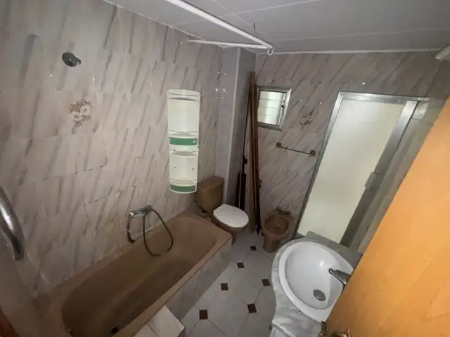 Badezimmer von Wohnung zum Verkauf in Mataró mit Alarm