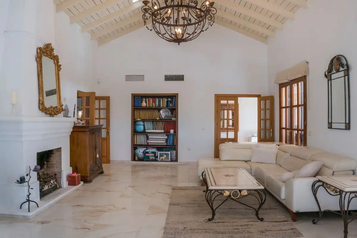Sala de estar de Casa o chalet en venta en Marbella con Terraza y Piscina