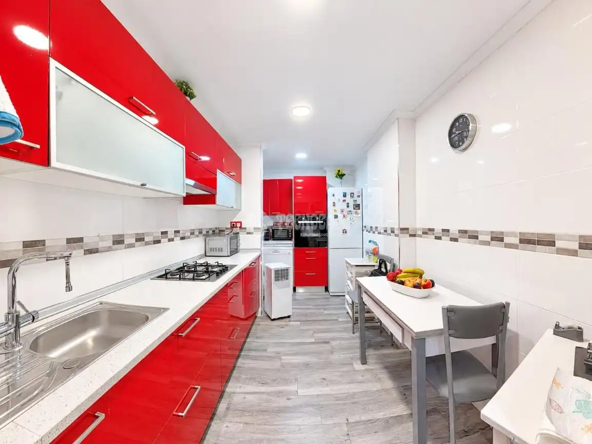 Cocina de Piso en venta en Alicante / Alacant con Aire acondicionado