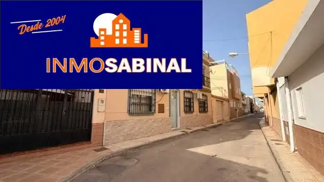 Vista exterior de Pis en venda en Almería