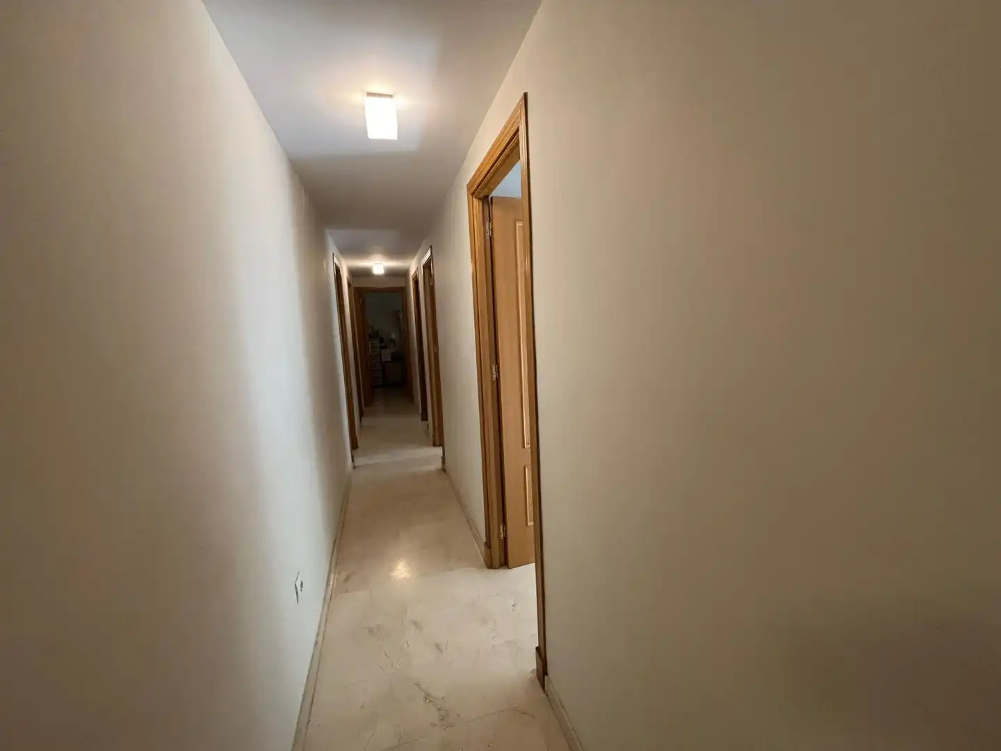 Wohnung zum Verkauf in Bormujos mit Klimaanlage, Terrasse und Abstellraum