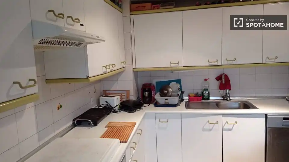 Kitchen of Flat for share in Las Rozas de Madrid  with Air Conditioner, Heating and Furnished