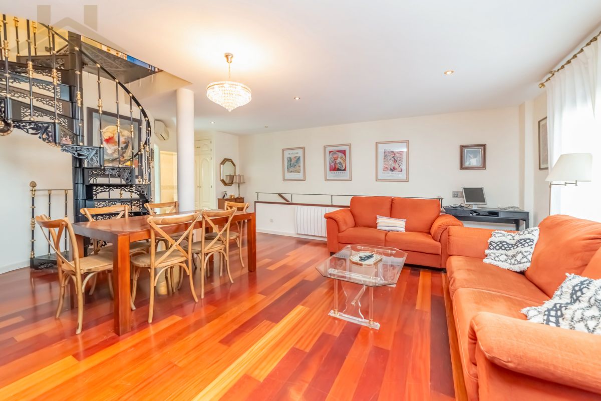 Sala d'estar de Casa o xalet en venda en San Martín de Valdeiglesias amb Aire condicionat, Calefacció i Terrassa