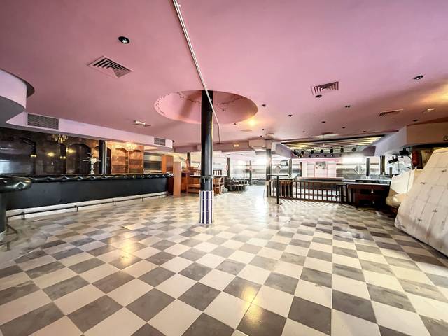 Local comercial en Alquiler en Calle Escritor Atienza Huertos en Fuente Alegre - El Chaparral - Los Morales