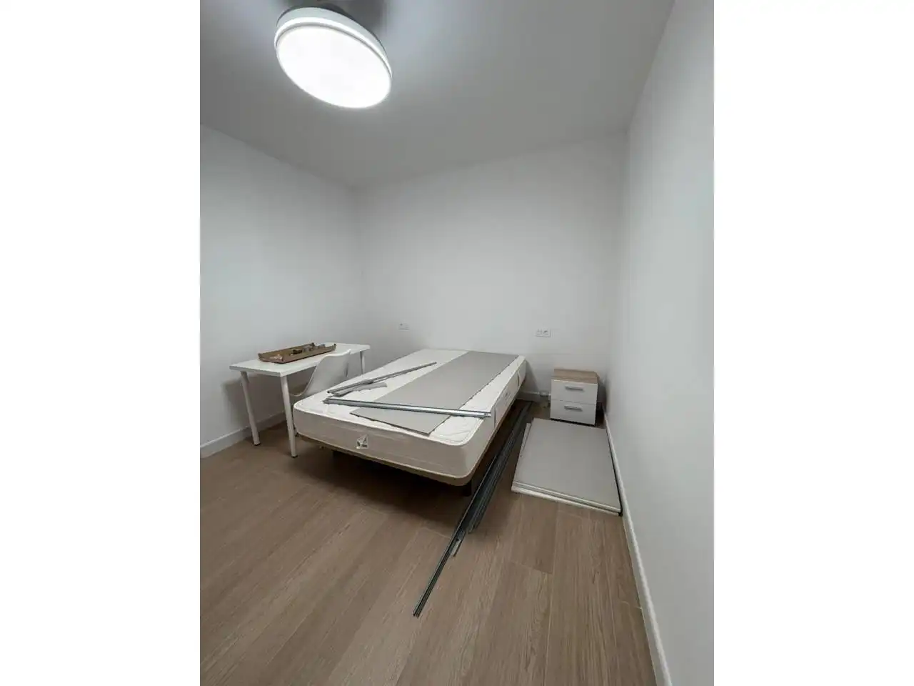 Bedroom of Flat for rent in Granada  with Parquet flooring, Storage room and Furnished