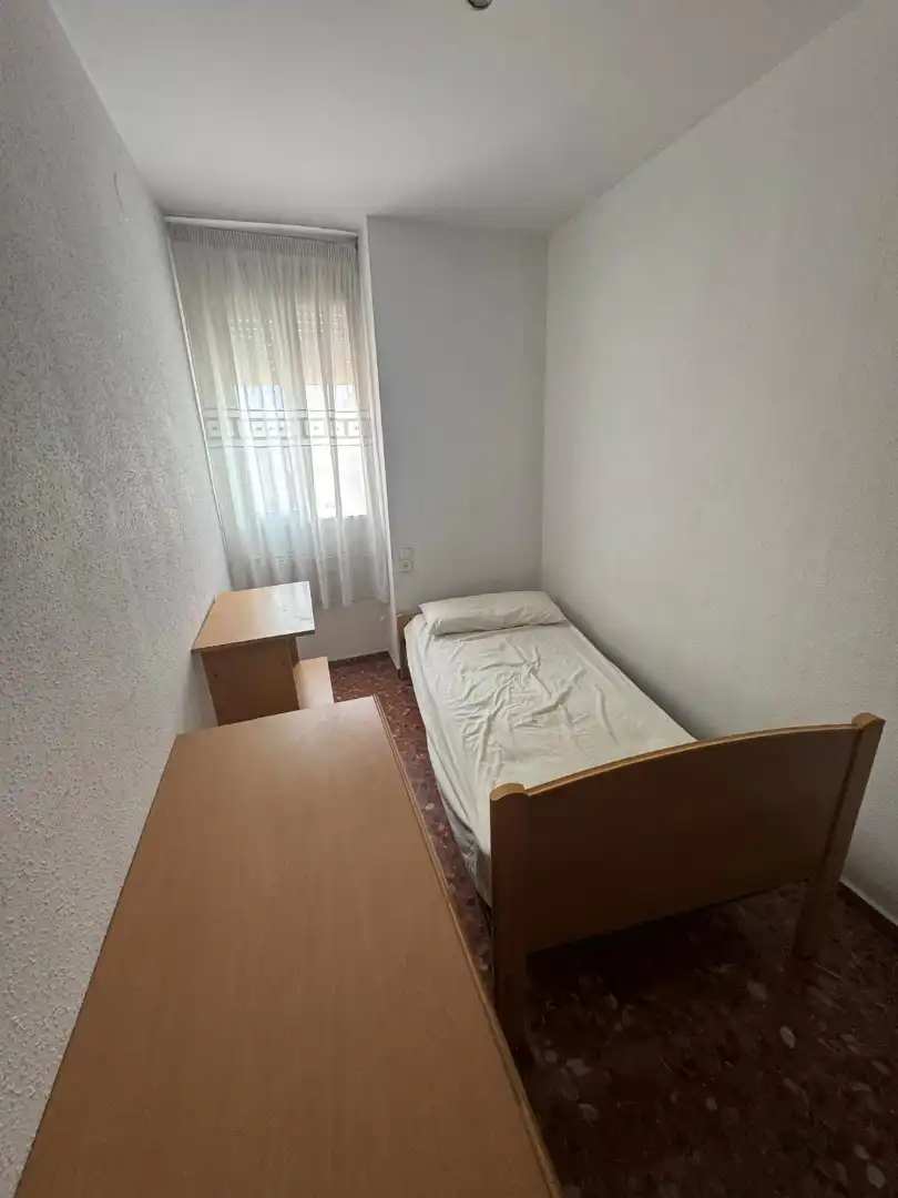 Habitación de Piso de alquiler en Burjassot con Amueblado y Balcón