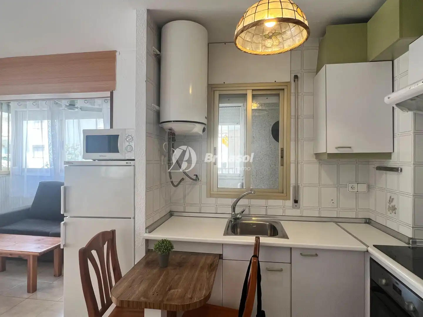 Cuina de Apartament en venda en Salou amb Balcó i Piscina comunitària