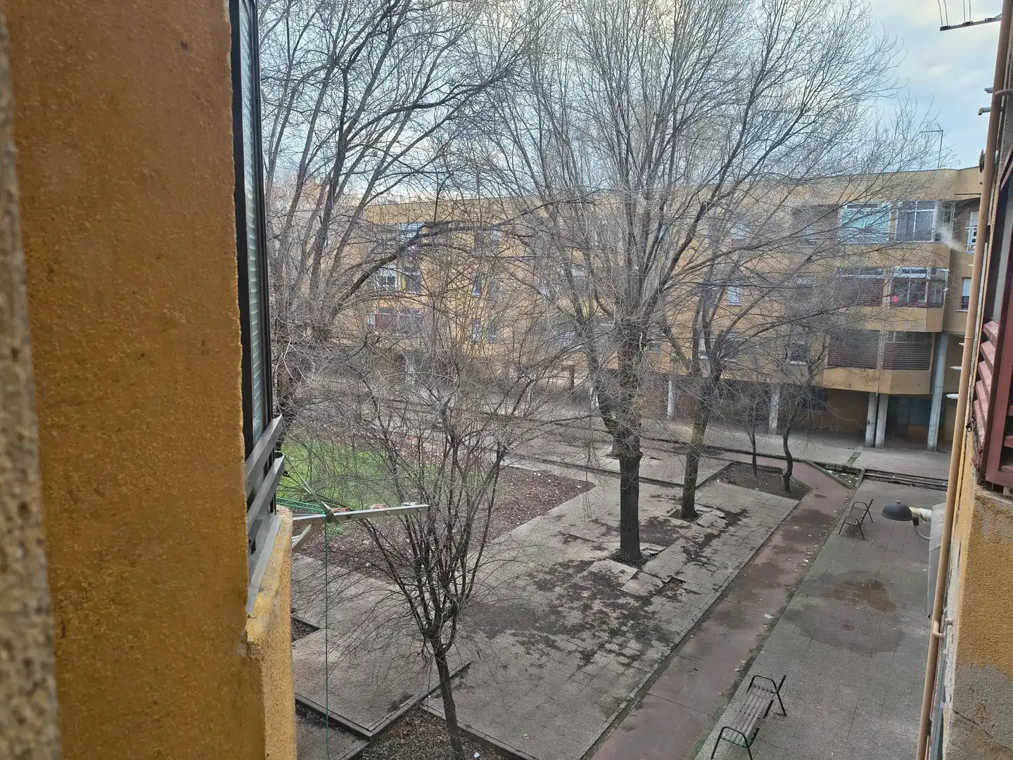 Vista exterior de Piso en venta en Guadalajara con Aire acondicionado, Calefacción y Balcón