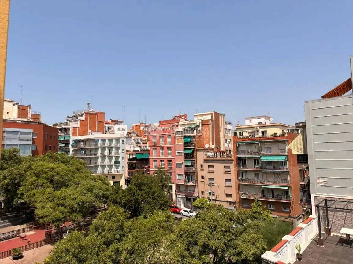 Vista exterior de Piso en venta en Horta - Guinardó