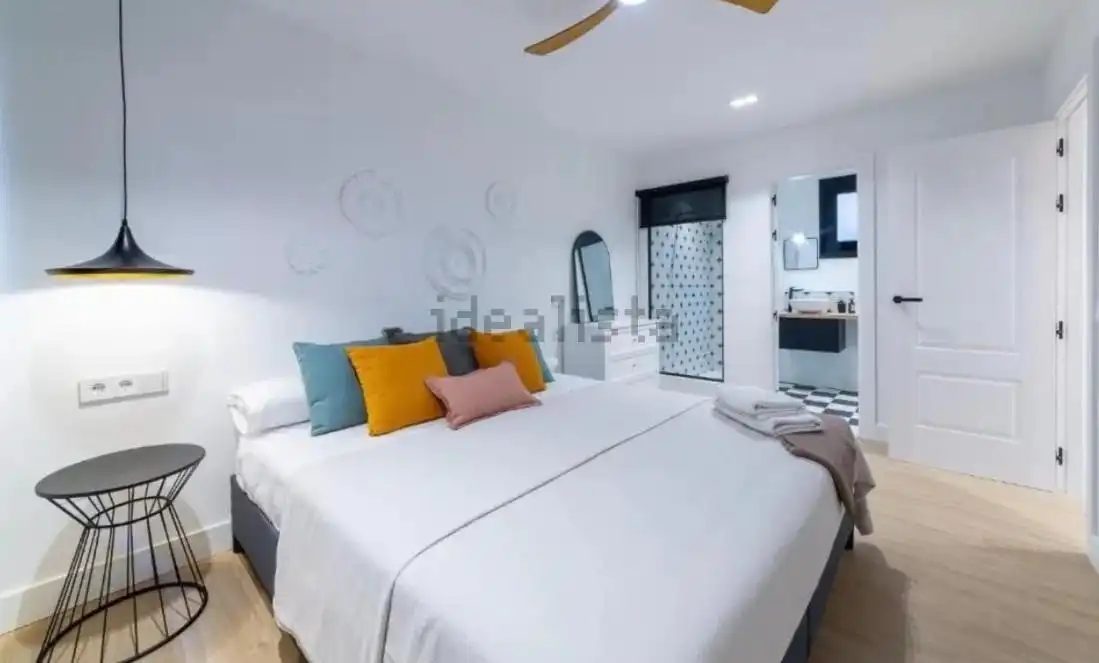 Dormitori de Apartament en venda en Almería