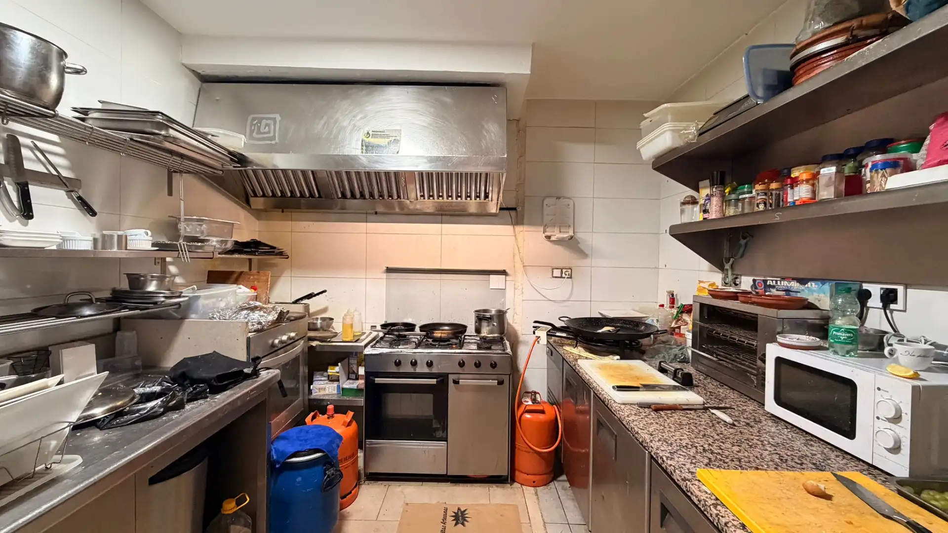 Cocina de Local en traspaso en Madrid con Aire acondicionado, Calefacción y Amueblado