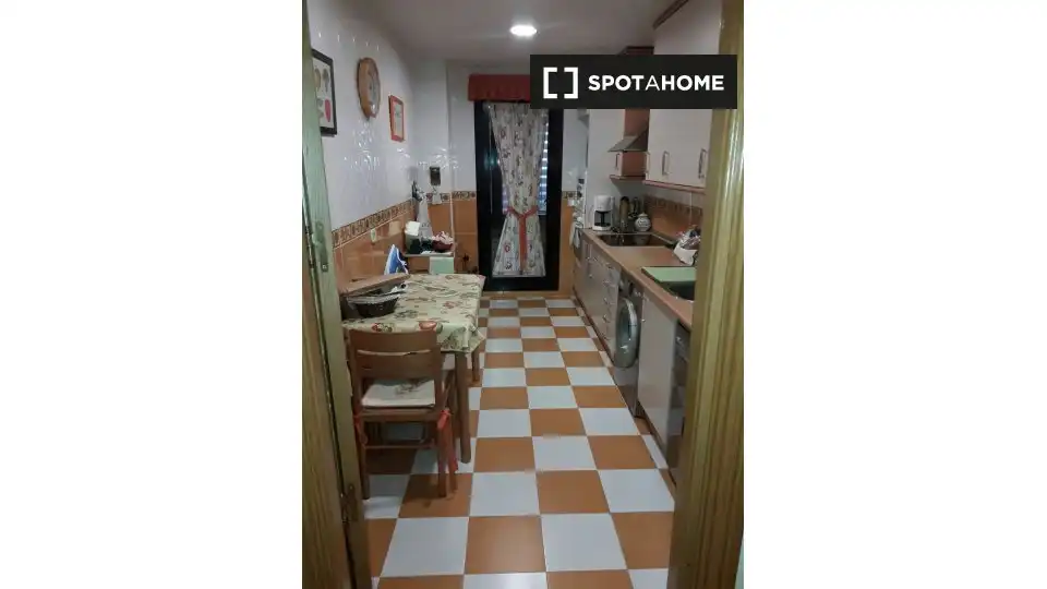 Room in Ciudad 10