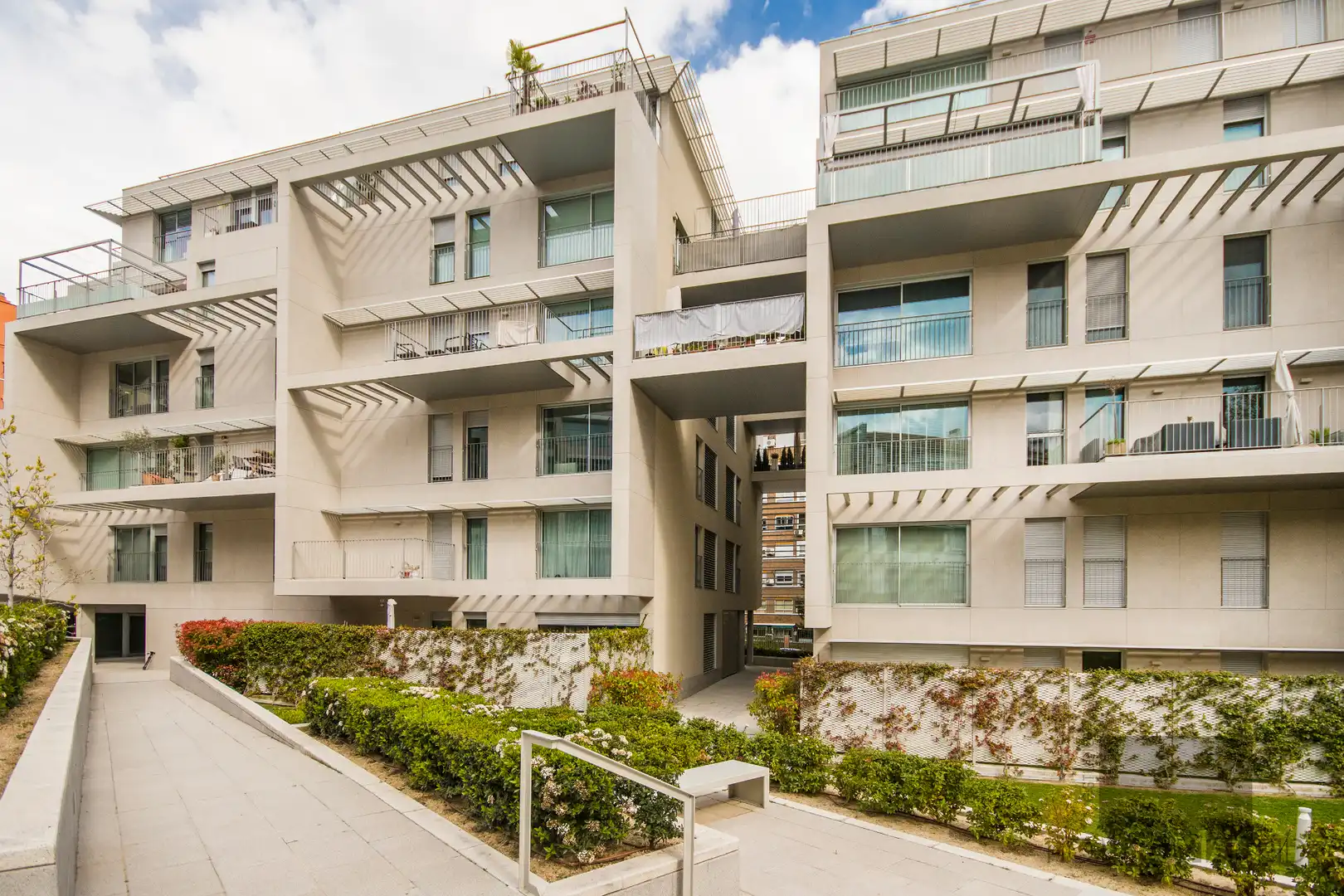 Exterior view of Flat for sale in Madrid  with Air Conditioner, Heating and Parquet flooring
