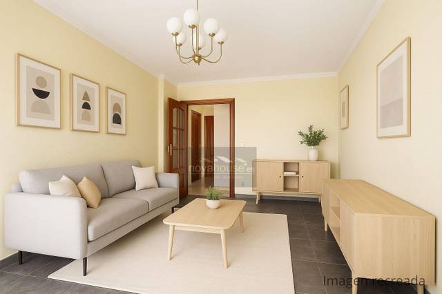 Piso en Venta en Calle Calle Peinado, 9 en El Molinillo - Capuchinos