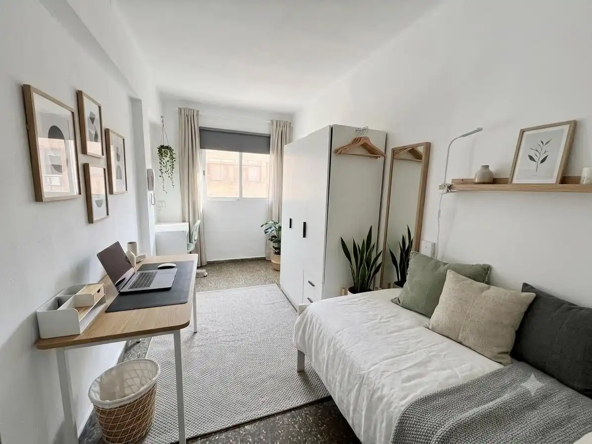 Habitación de Piso en venta en Valencia con Aire acondicionado