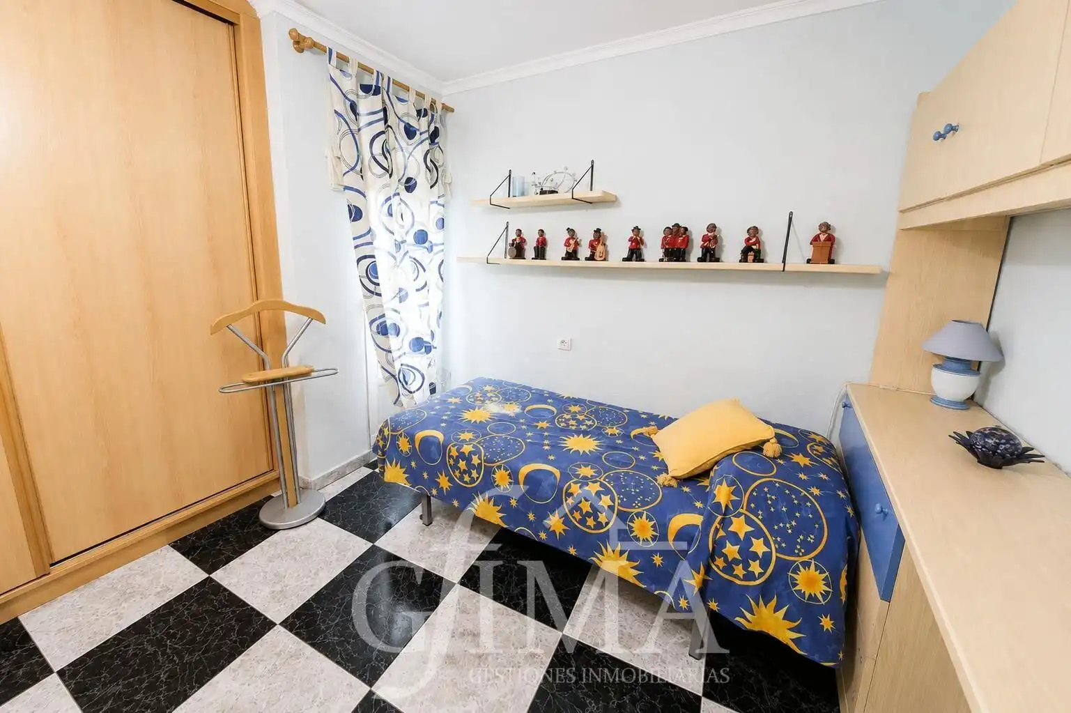 Dormitori de Casa o xalet en venda en Tomelloso amb Calefacció, Terrassa i Traster