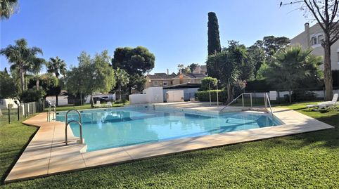 EXCLUSIVO CHALET DE 5 DORMITORIOS  3 PLANTAS  PISCINA  A 5 MINUTOS DE LA PLAYA