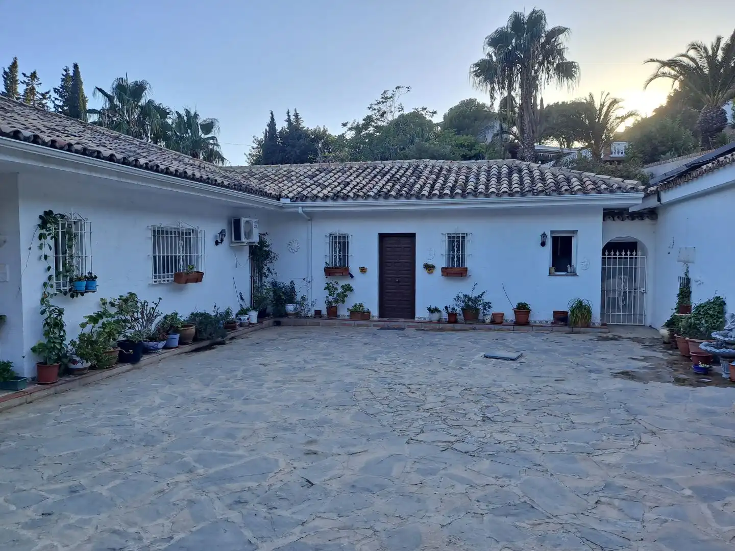 Vista exterior de Casa o chalet en venta en Mijas con Aire acondicionado, Terraza y Piscina