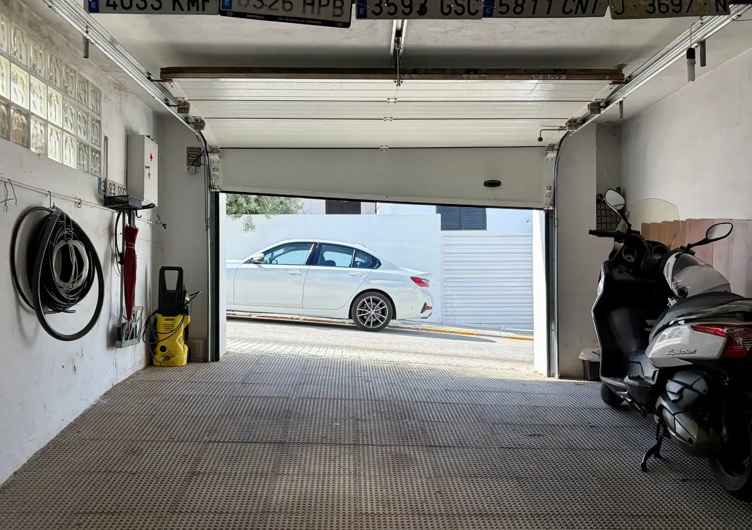 Parking de Casa o chalet en venta en Albolote con Aire acondicionado, Calefacción y Jardín privado