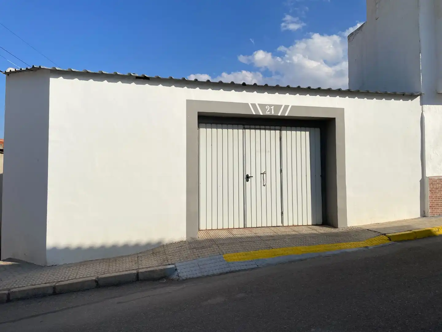 Exterior view of Garage for sale in Fuentealbilla