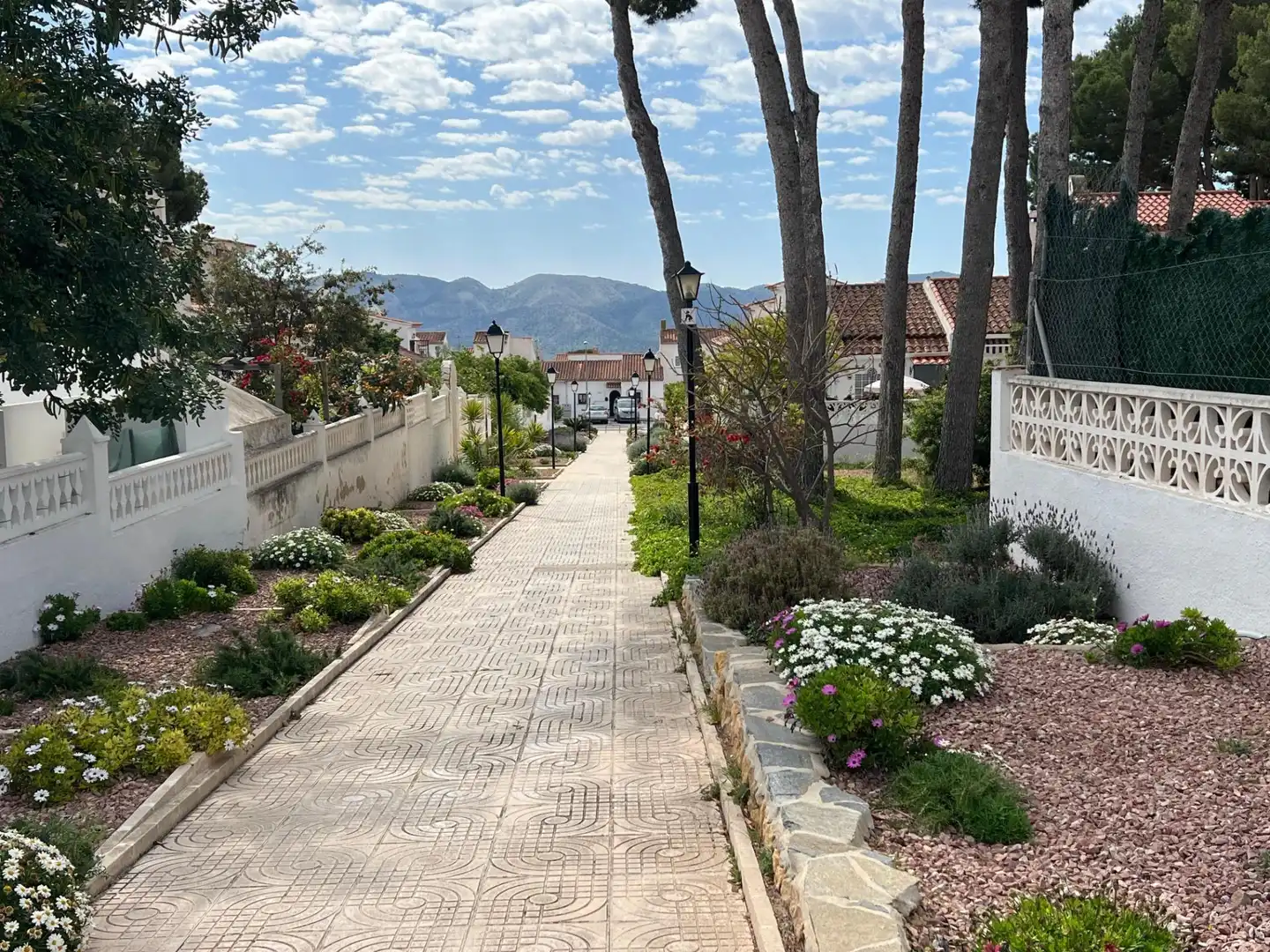 Vista exterior de Casa adosada en venta en La Nucia con Aire acondicionado, Jardín privado y Trastero