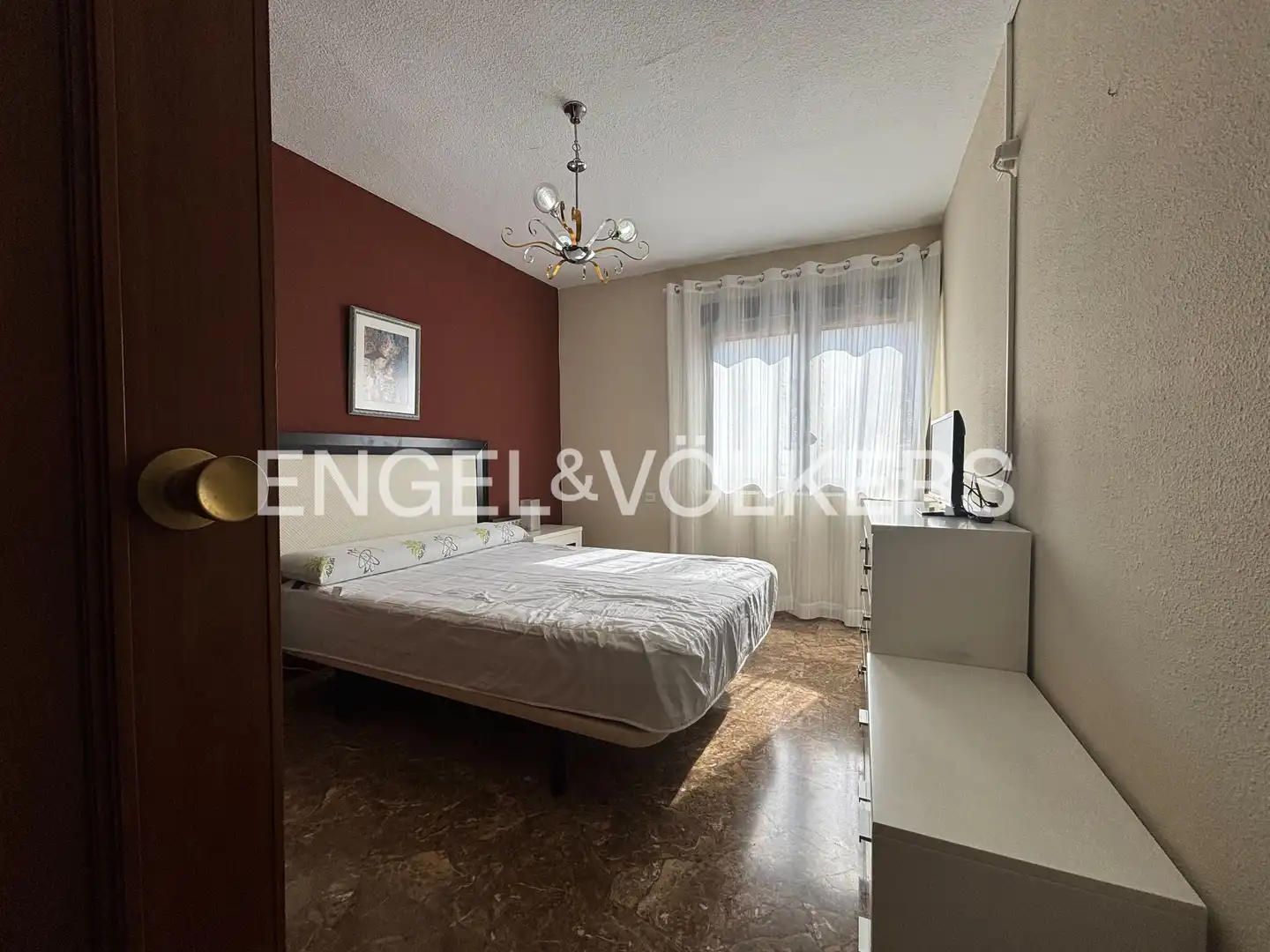 Schlafzimmer von Wohnung zur Miete in Valencia mit Klimaanlage, Heizung und Balkon